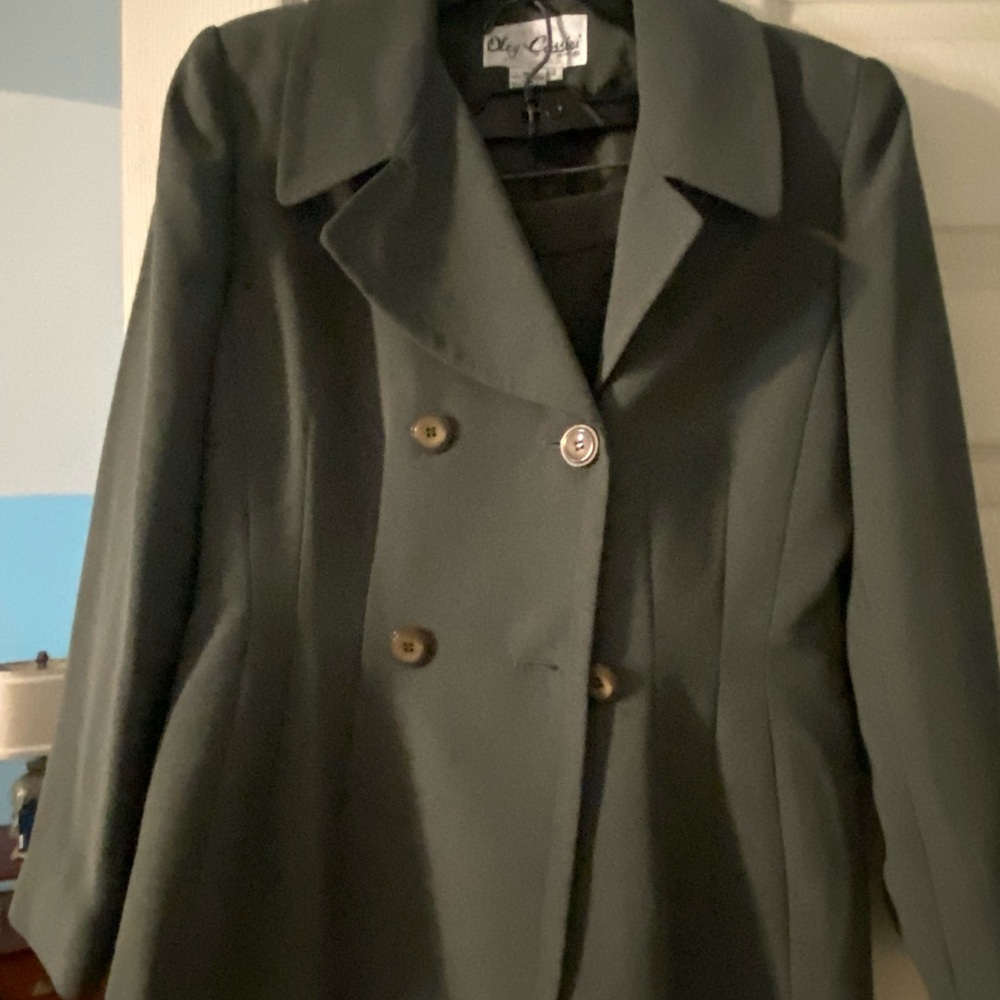 Vintage 1980s Oleg Cassini Women’s Suit with Skirt
Olive Color Size 8
